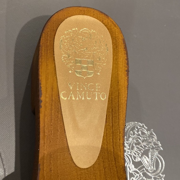 NEW Vince Camuto Leather Platform Slides - Picture 4 of 9